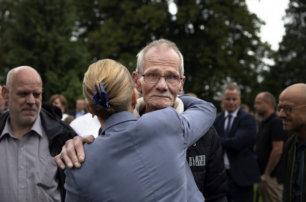 Årets pressefoto 2019: Statsminister Mette Frediksen omfavner repræsentant for Godhavnsdrengene